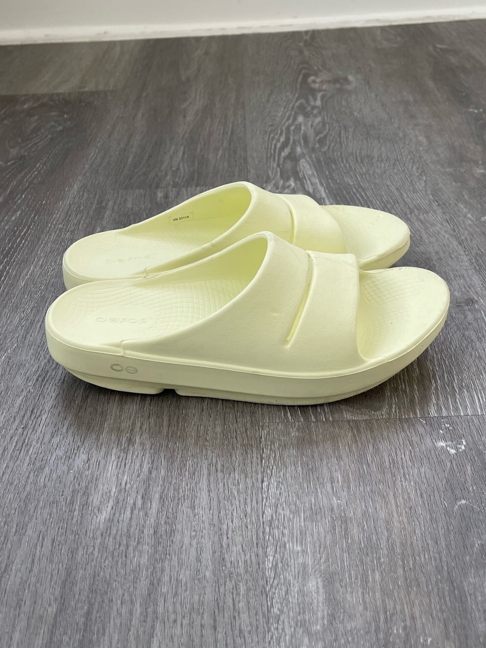 OOFOS OOahh Slide Recovery Sandals Size 9